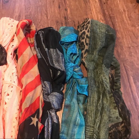 Colored group of scarves! - Picture 2 of 4